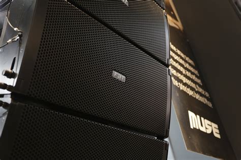 FBT MUSE – 2х10″ активный линейный массив среднего формата