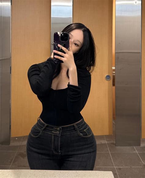 Yuyuhwa: Age, Career, Height, Education & Net Worth 2025 Updated