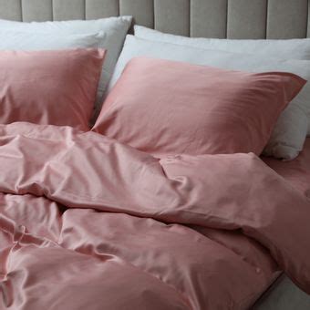 foto  mencuci seprai satin  tetap halus  tahan  halaman