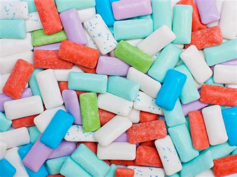 How Chewing Gum Can Benefit Your Oral Health - Lowry Main Street Dental