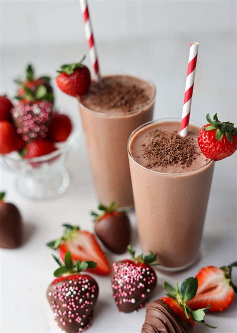 Chocolate Strawberry Smoothie for Valentine's Day | Elizabeth Rider