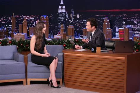 Hailee Steinfeld - The Tonight Show With Jimmy Fallon 12/12/ 2016 ...