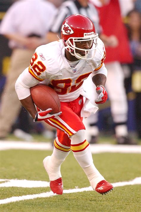 Dante Hall inducted into Chiefs Ring of Honor