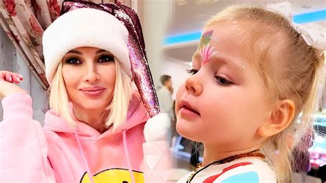 Идем смотреть Маша и медведь! Лера Кудрявцева привела дочку Машу на ...