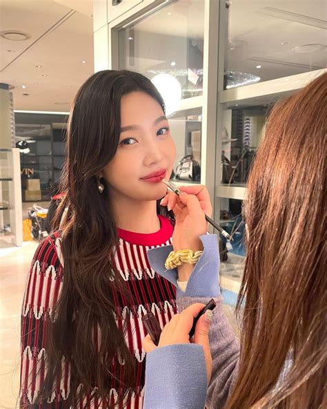 Джой из Red Velvet демонстрирует сексуальность и милое очарование в ...