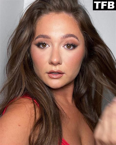 Emma Kenney Shows Off Her Sexy Boobs (17 Photos) | PinayFlixx Mega Leaks