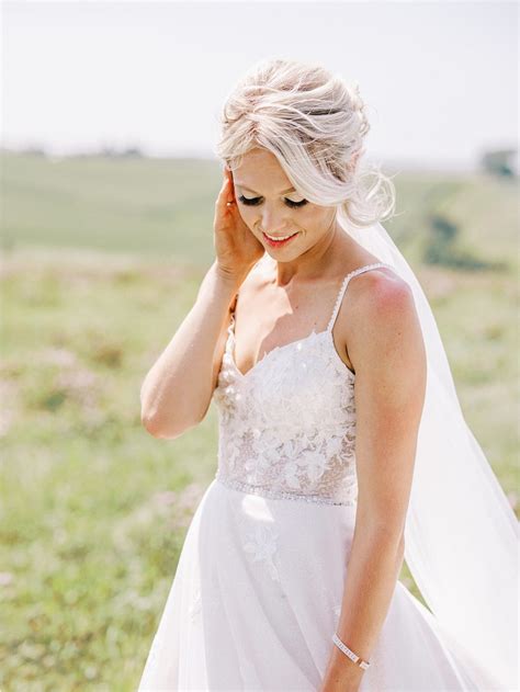 Bluebird Hill Des Moines Wedding | Alyssa & Parker | Bethany McNeill