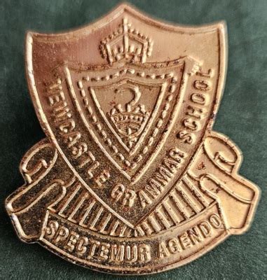 Newcastle Grammar School Cadet Unit – Hat Badge – Welcome to Australian Militaria Sales