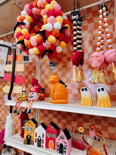 Crafting fans protest michaels crafts stores reward program shifts 19