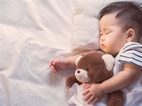 Back pain, we discuss the best positions to sleep in -Perea