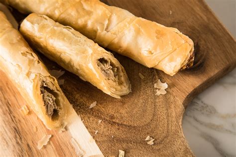 Make your own yufka dough for delicious homemade börek rolls | Daily Sabah