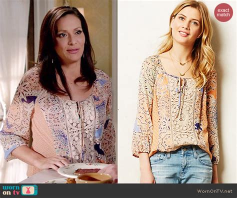 WornOnTV: Regina’s peach paisley and crochet top on Switched at Birth
