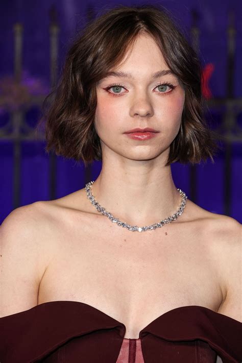 Эмма Майерс: биография и личная жизнь, рост и вес, карьера и успех