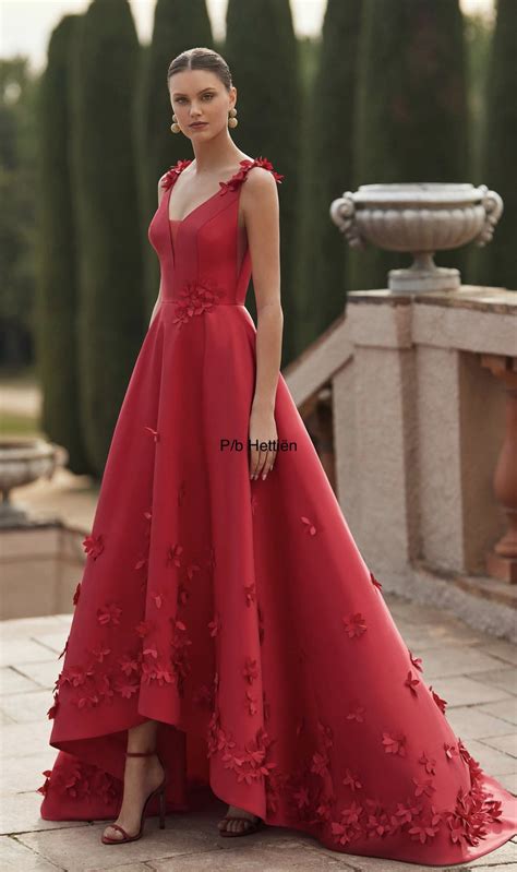 Pin by Liliana Cozzi on vestido in 2025 | Evening dresses, Beautiful