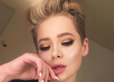 This 15-Year-Old Has Better Eyeliner Game Than Most Grown Women!