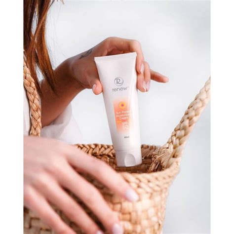 Солнцезащитный увлажняющий крем SPF-50 - Renew Sun Protect Moisturizing ...