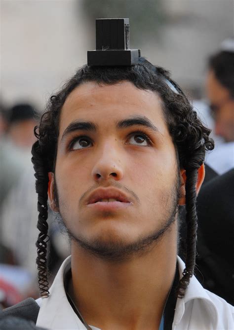 “Slichot” Prayer | Jewish men, Jewish history, Jewish culture