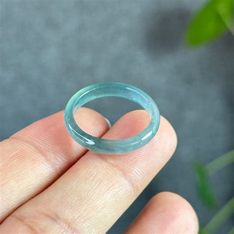 Beautiful and Natural Jadeite Jade Ring – Mountain Jade