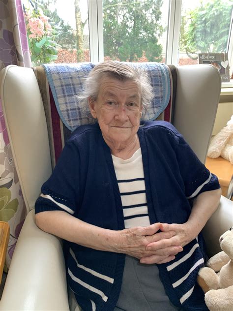 Visitors to a manes funeral notice a surprising shift in atmosphere 23