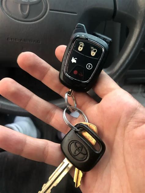 How to Program Toyota Corolla Key • The Car How
