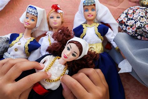 11-year-old's 'Bosnian Barbie dolls' showcase Balkan heritage | Daily Sabah