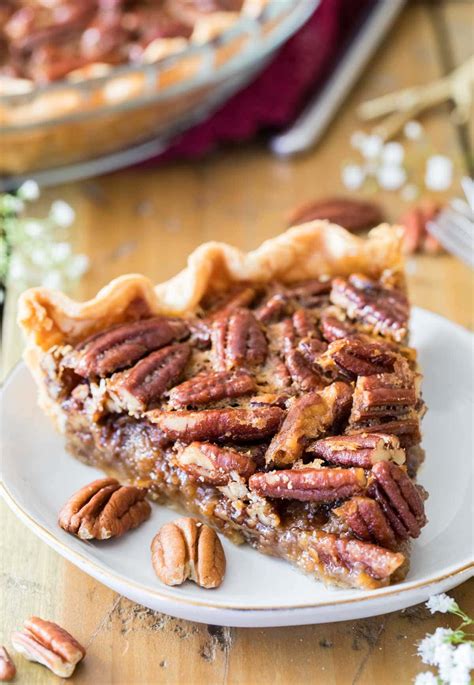 southern pecan pie slice