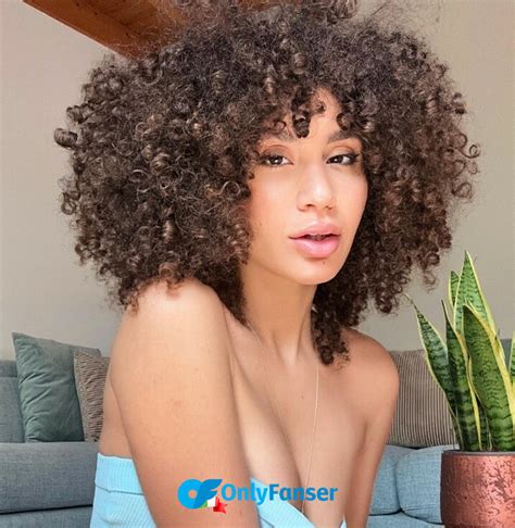 Porno Star italiane su Onlyfans: Scopri le migliori attrici