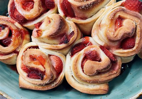 Ανοιξιάτικα rolls με φρούτα του δάσους - Κυλινδρόμυλοι Κομοτηνής