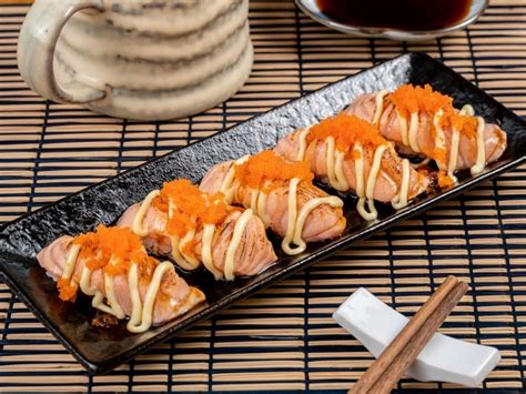 10 สูตร “เมนูซูชิ” โฮมเมดสไตล์ฟิวชัน ทำง่ายโดนใจฟินแน่นเต็ม ๆ คำ!
