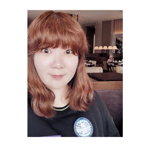 4 Best Free AI Girlfriend Apps for IOS & Android in 2025