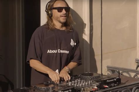 Bob Sinclar : le célèbre DJ a-t-il retrouvé l'amour après son divorce
