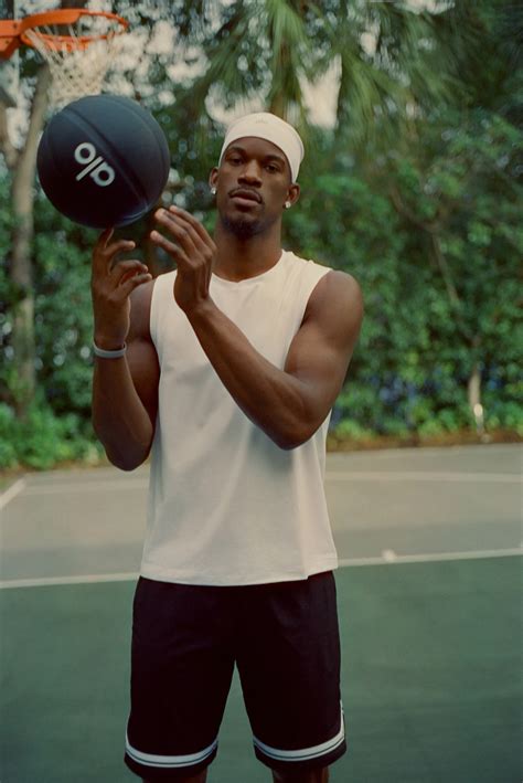 Alo Yoga's 'Move Into Wellness' & Stackable Supplements