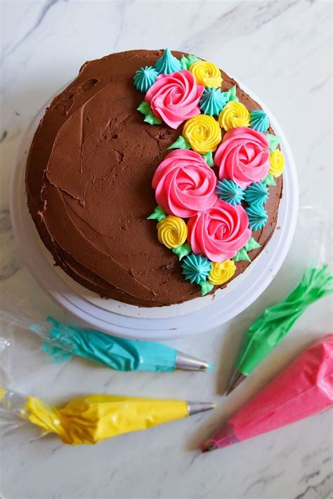 25 Best Cake Decorating Ideas - Easy and Simple Cake Decorations