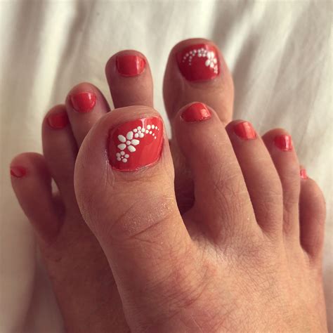 Toe Nail Designs Flowers - Design Talk