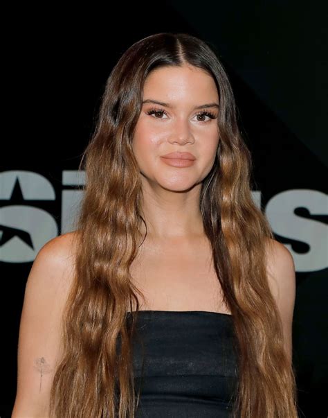 Maren Morris Debuts Sleek Minimalism at SiriusXM • CelebMafia