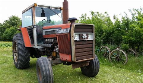 Massey Ferguson 2745 Technische Daten