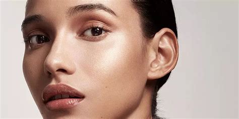 5 Best Highlighters for Dewy, Glowy Skin