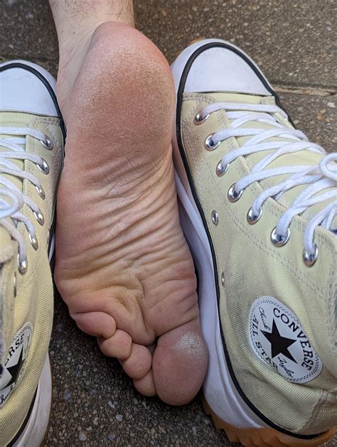 [OC] OUCH! Wrinkled sole caught between thicc soled shoes ;) : r/MenFeet