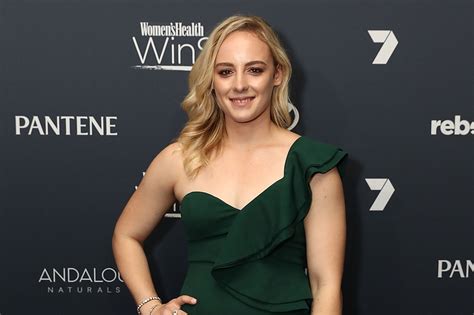 Meet Alyssa Azar: The Youngest Aussie To Ever Climb Mount Everest