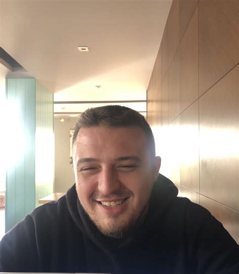 Smiling uses less muscles than frowning :) | Scrolller