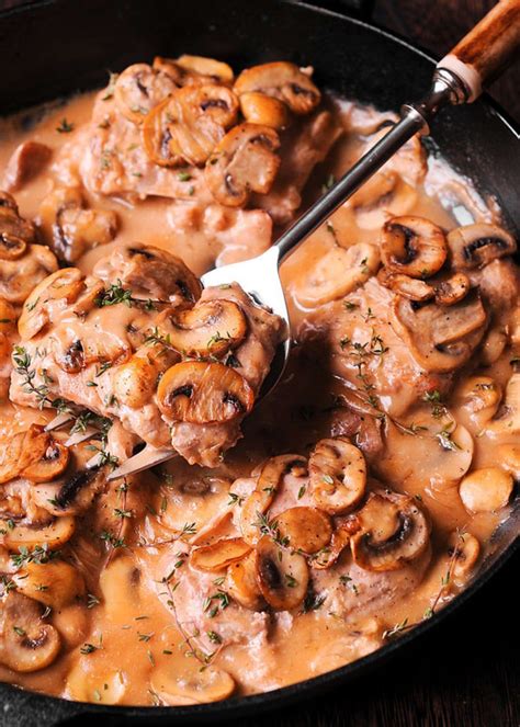 This Skillet Chicken with Mushrooms Dinner Is Irresistible | Hearty