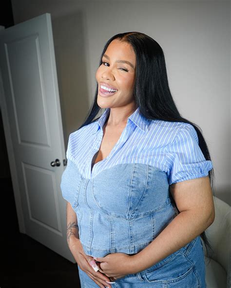 Akbar v (@iamakbarv) • Instagram photos and videos