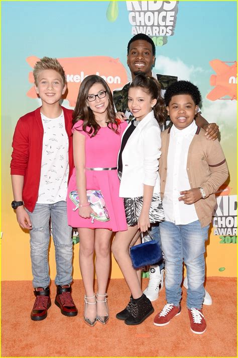 Kel Mitchell & 'Game Shakers' Cast Bring Video Games to Life at Kids Choice Awards 2016: Photo ...