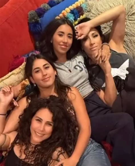 Vica Andrade tomó drástica medida por ataques en contra de su familia