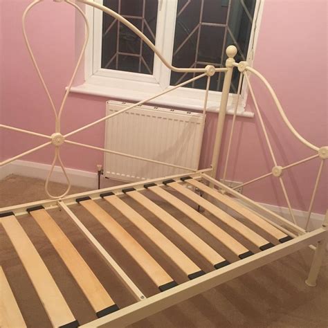 2ft 6 narrow single day bed frame in B90 Birmingham für 50,00 £ zum ...