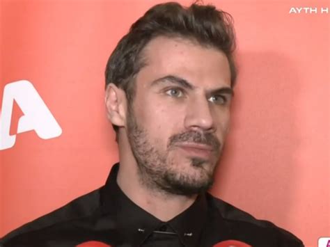 Άκης Πετρετζίκης: «Δεν μπαίνουν τα επαγγελματικά στο σπίτι για να ...