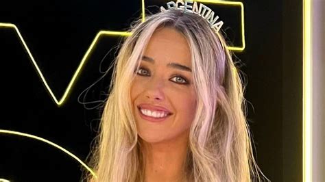 Sol Rivas modeló de frente y de espaldas para mostrar sus tendencias