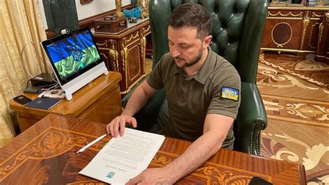 Андрей Гнатов уволен с должности Командующего объединенных сил ВСУ: что ...