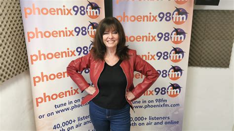 Vicki Michelle’s Music Mix – Show 86 - Phoenix FM