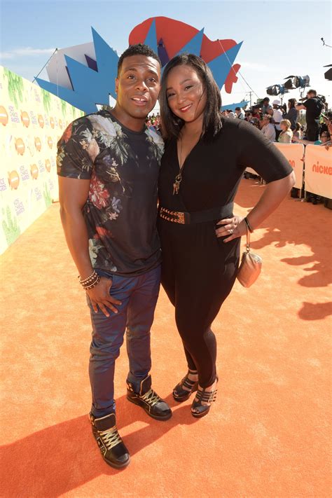 Kel Mitchell And His Wife Use 90s Nostalgia To Announce Pregnancy